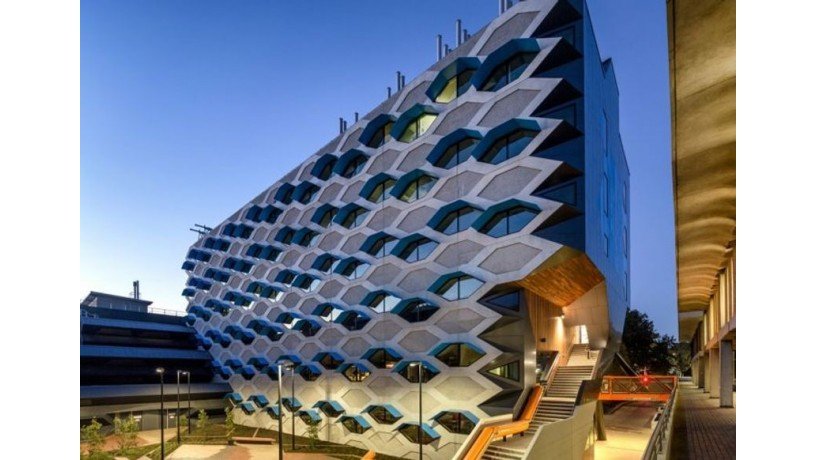 la-trobe-university-big-4