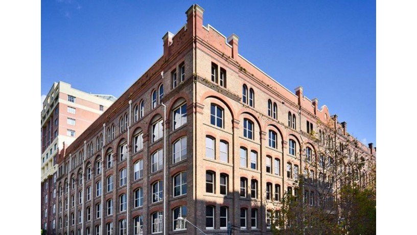 torrens-university-australia-adelaide-south-australia-big-0