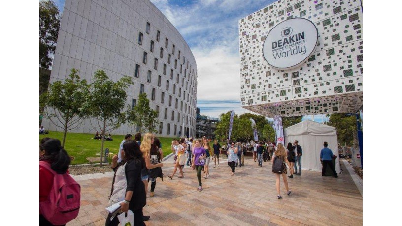 deakin-university-geelong-victoria-big-1