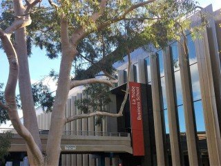 LA TROBE BUSINESS SCHOOL, MELBOURNE, VICTORIA