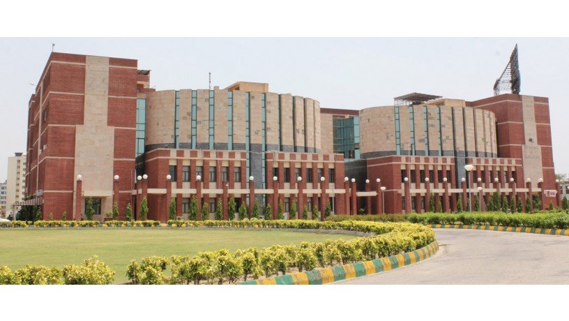 amity-university-big-1