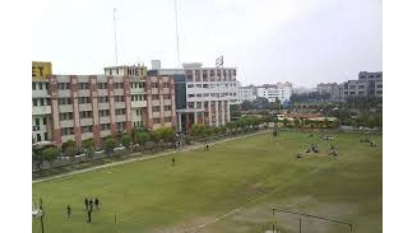 noida-institute-of-engineering-and-technology-big-2