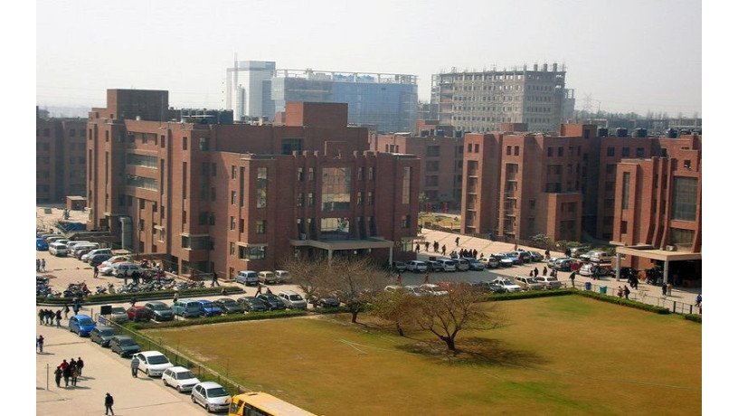 amity-university-noida-big-0