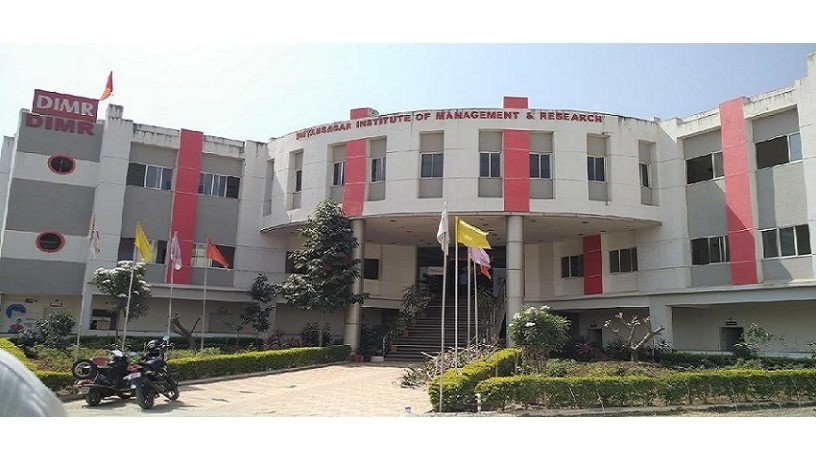 shri-khanderai-pratishthans-med-college-big-1