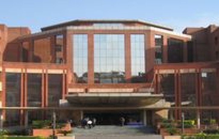 amity-university-big-1